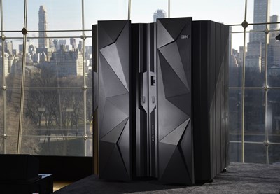 Những hệ thống mainframe như z Systems của IBM như trong hình, là nền tảng phần cứng quan trọng đối với doanh nghiệp khi muốn tiến đến điện toán đám mây và dữ liệu lớn.