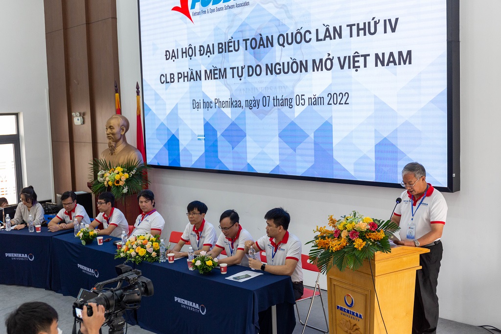 TS. Nguyễn Hồng Quang, Chủ tịch VFOSSA nhiệm kỳ III phát biểu Tổng kết nhiệm kỳ. Ảnh: Việt Hoàng.